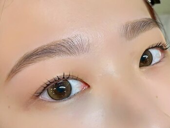 ニクシーアイブティック(Nixie Eye Boutique)/眉毛/まゆげ/美眉スタイリング
