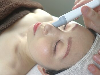 エステティックサロン リリース 東区筒井店(Release)の写真/乾燥・しわ・たるみケアはコレ！☆法令線の改善にも*【バイオニックセルサー+ハイドラフェイシャル¥8800】