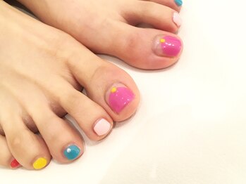 ネイルズ ララ(nails Lala)/カラフルネイル