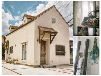 オゥルージュカシェ(Au-rouge Cashe)