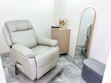 サロン アンド ルクス(Salon & Lux)の雰囲気（個室なので人目を気にせずお過ごしいただけます！）