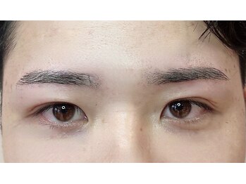 リボン(RiboN)の写真/眉毛スタイリングで、第一印象をスマートに◎お顔立ちに自然に馴染む眉で、洗練された印象の目元へ♪