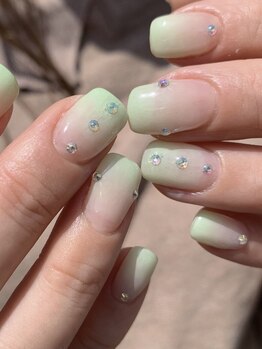 ウズ(UZU)/グラデーションネイル