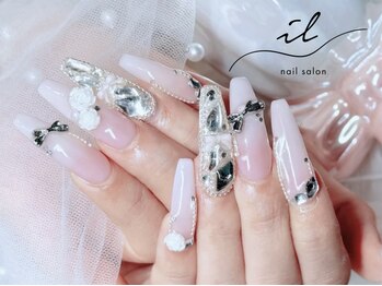 イル 神戸店の写真/10本持ち込みアートし放題が大人気★人気の海外ネイルや推しネイル、韓国ネイルもお任せ◎パーツ込もあり！