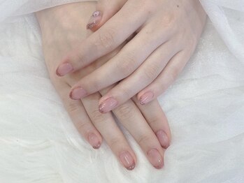 リンドネイル バイ モカ アンド ララ(Lind nail by moca and LaLa)/キラキラフレンチ