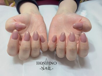 ホシノネイル(HOSHINO NAIL)/繊細なゴールドラメが魅力♪