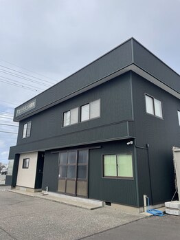 アンバー(amber)/サロンの外観