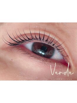 ナチュラル上品な目元にしたい