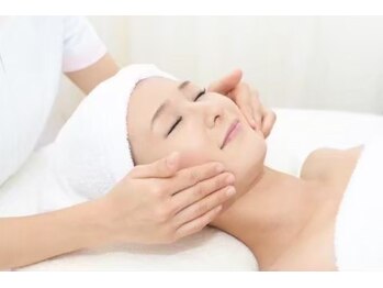 本格痩身&小顔サロンBUPURA 周南店【ブプラ】の写真/★スペシャルクーポン★【肌質改善ハーブピーリング＋BUPURA式頭蓋骨小顔矯正】