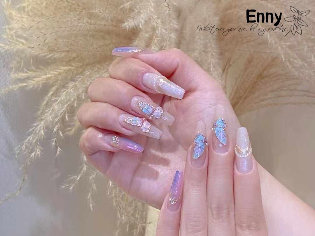 2025年-2026年冬トレンド】蝶々ネイルのネイルデザイン集｜人気順