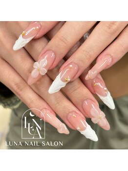 ルナ 東中野(LUNA)の写真/主役級の輝き!チップ長さだし×パーツ多数のゴージャスネイルで彩る