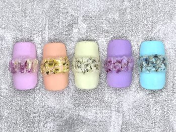 テンプテーション ネイル スタジオ(Temptation nail studio)/うねうね押し花