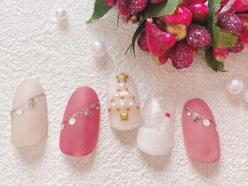ネイルサロン ロゼプリュム/ピンク色ガーランドと雪だるま