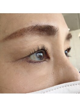 メイクプラスネイル ヴィヴィッド(MAKE+NAIL vivid)/オトナ女子にクールストレート♪