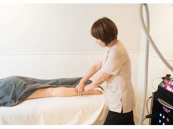 あるある整骨院アンドビューティー/筋膜リリース+ハンド技術