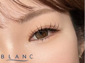アイラッシュサロン ブラン 浜松アクトタワー店(Eyelash Salon Blanc)の写真/【負担最小限＆モチも抜群!】リピート多数のフラットラッシュやボリュームラッシュもおすすめ♪