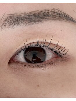 トレス(tres)/まつげパーマと眉で垢抜け