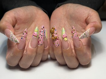 コモネイルスタジオ(CoMo Nail Studio)/猫の3Dパーツ追加1000円です。
