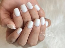 アンガット(angot.)/純白ネイル
