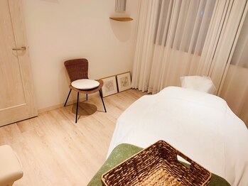 お身体をほぐすリラクゼーションのお店の写真/【極上ヘッドスパ+マッサージで癒し体験を】じんわり心地良い刺激で思わず眠ってしまうほどの気持ち良さ♪