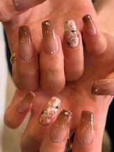 アトリエネイル(Atelier Nail)/手書きフラワー♪