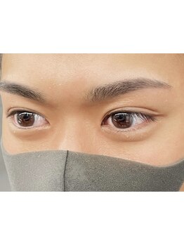 クールな目元にしたい