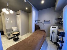 清潔感のある店内でリラックスしながら施術を受けられます＊