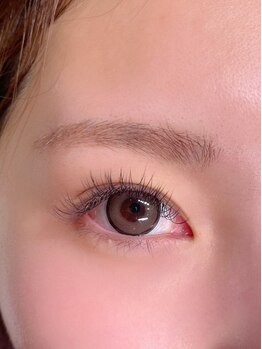 カルボ(KARUBO)/フラットラッシュで華やかな目元