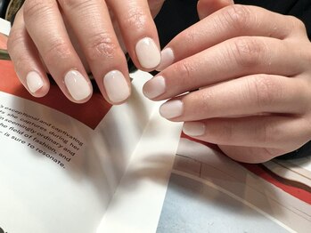 デューネイルスタジオ(dew nail studio)/ミルキーワンカラー
