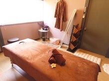 リンパマッサージ・足つぼサロン ropos-ルポ-の雰囲気（完全個室でゆっくり。）