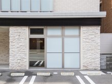 マナヒ(mAnAhi)の雰囲気（店舗前に駐車場がございます♪）
