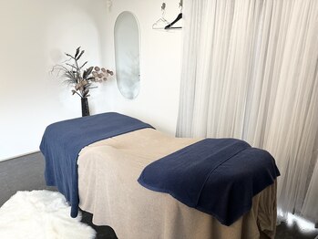 アイシス(AIsis)/施術ベット