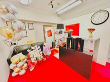 エース(Ace)の雰囲気（赤を貴重とした店内★最終受付21時♪ゆったりできる店内【銀座】）