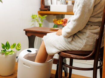 サロンあえる 新大宮店/足浴中