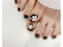 大人ワンポイントフラワーネイル