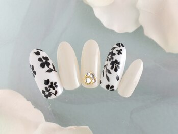 シューズネイルプロデュース/ブラックフラワーデザイン