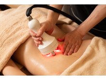 ウノジェンネ UNO DJENNE/ラジオ波で頑固な脂肪を燃焼！