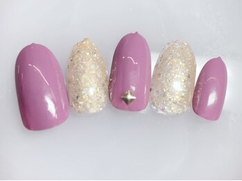 オフィスに似合うシンプルネイル