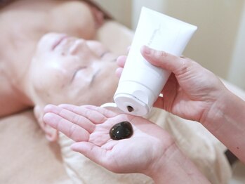 こもれびの写真/【毛穴×ピーリング】温活で汚れを浮かしディープクレンジング!美容液マッサージで透明感&トーンUP♪