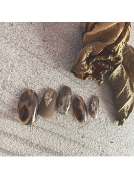 アウリ(AULI)/マンスリーネイル