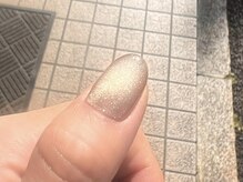 ノラ ミナミアオヤマ(NORA MINAMIAOYAMA)/グレージュゴールドマグネット