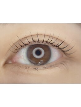 ナチュラル上品な目元にしたい