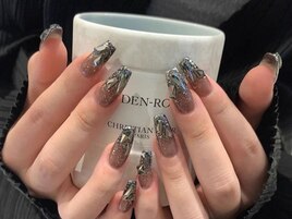 キラキラビジューネイル