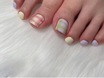 ミリネイルズ(milli nails)の写真/≪夏に向けてフットネイルもお任せください≫高い技術力と豊富なデザインで理想の指先を演出します♪