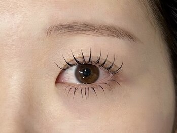 イーアンド アイズビューティー(e& eyes beauty)の写真/丁寧な施術で仕上がり◎まつエクが初めての方もお任せ☆一人一人の目元の形に合わせてご提案♪