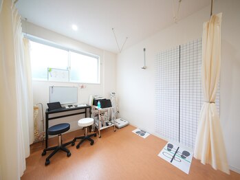 アルク接骨院 整体院/院内 検査室