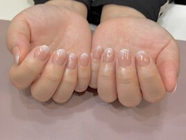 白グラで上品な手元に♪