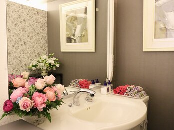 ユウビビューティサロン 東生駒(Yuubi Beauty Salon)/化粧スペース