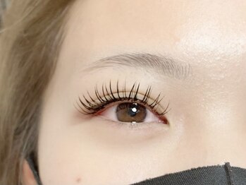 リーウ(leeu)の写真/持続力の高いボリュームまつ毛に！《バインドロック100本¥7000→¥5800》香里園駅から徒歩5分で通いやすい★