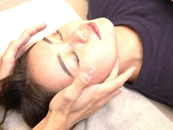 ネイビー鍼灸指圧治療院 那覇久米店(NAVY鍼灸指圧治療院)/小顔矯正